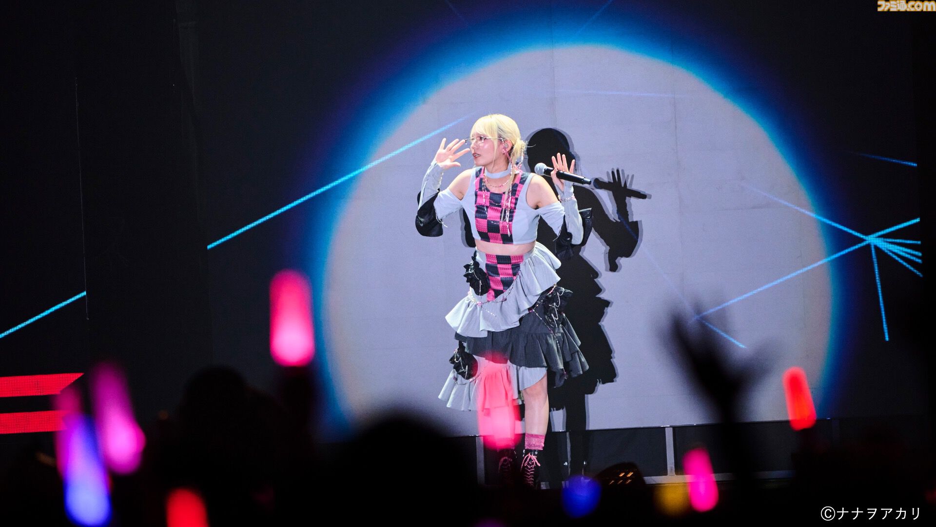 垣根超えすぎファッション×ライブ“X VORDER RUNWAY”リポート。春麗（スト6）、りせちー（ペルソナ4）、765プロ（アイマス）、B小町（【推しの子】）、人気VTuberやアーティストが勢ぞろい