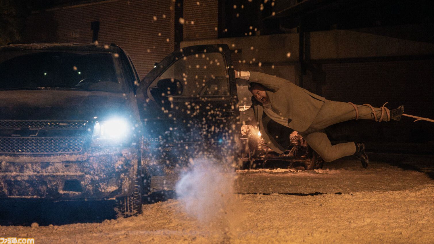 映画『バイオハザード』夢グループとのコラボ動画が公開。夢ではなく「悪夢の⼀夜」をいつもの調子でしっかり紹介