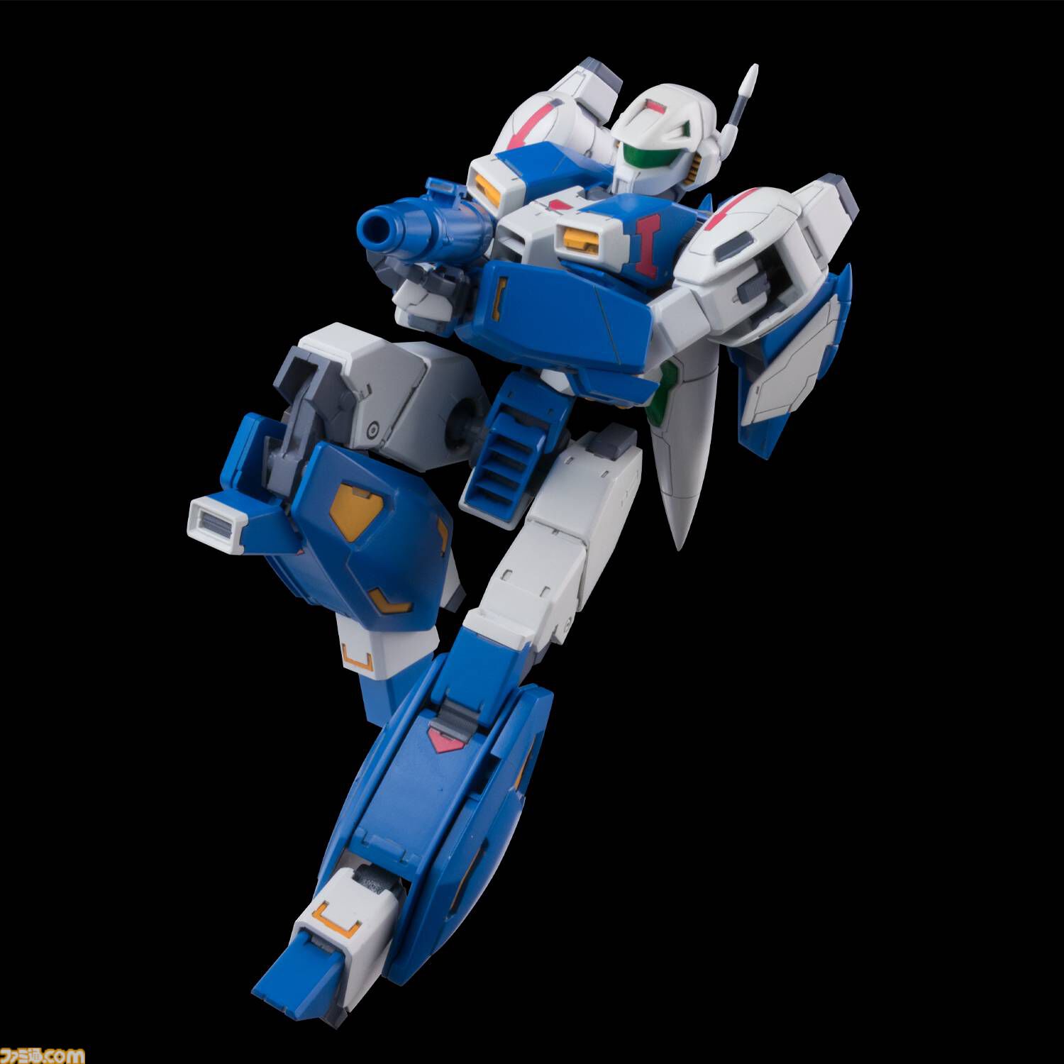 『フォーメーションZ』の自機・イクスペルがプラモデルで登場。『スパロボ』寺田貴信がプロデュース、『ガンダム』海老川兼武がデザインをリファイン