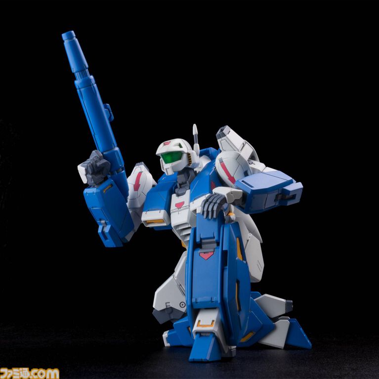『フォーメーションZ』の自機・イクスペルがプラモデルで登場。『スパロボ』寺田貴信がプロデュース、『ガンダム』海老川兼武がデザインをリファイン
