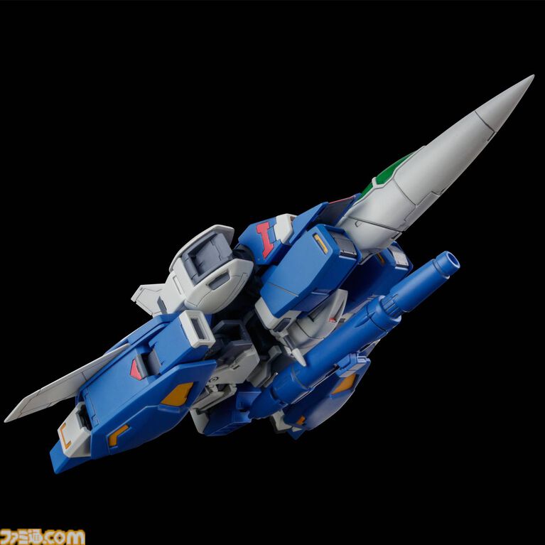 『フォーメーションZ』の自機・イクスペルがプラモデルで登場。『スパロボ』寺田貴信がプロデュース、『ガンダム』海老川兼武がデザインをリファイン
