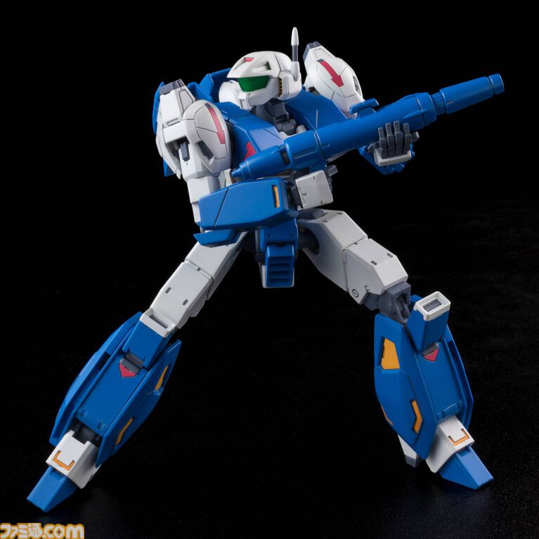 『フォーメーションZ』の自機・イクスペルがプラモデルで登場。『スパロボ』寺田貴信がプロデュース、『ガンダム』海老川兼武がデザインをリファイン