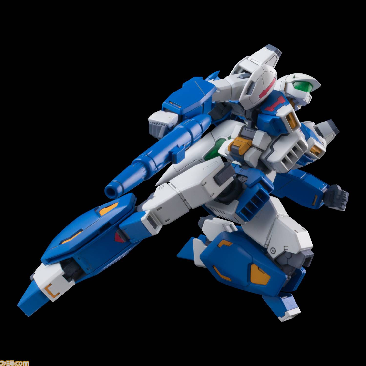 『フォーメーションZ』の自機・イクスペルがプラモデルで登場。『スパロボ』寺田貴信がプロデュース、『ガンダム』海老川兼武がデザインをリファイン