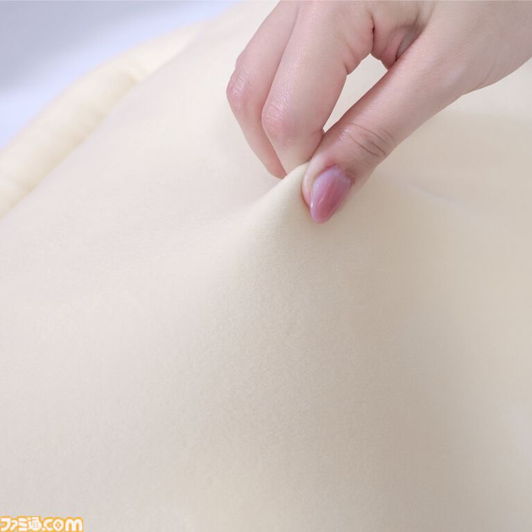 “推し抱き枕”の女性バージョンが発売。立体バスト&くびれのメリハリボディで着せ替え可能。推しに合わせて2サイズが選べる