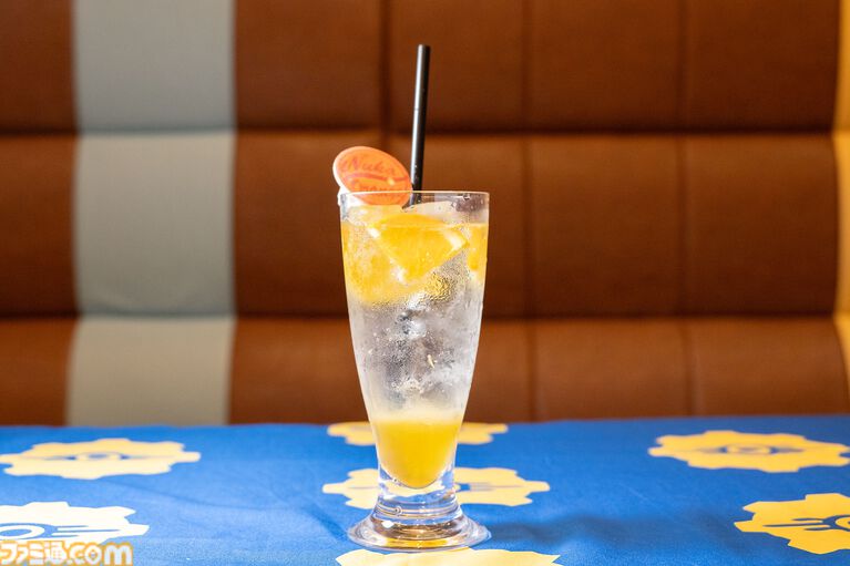『Fallout』東京コラボカフェの店内装飾公開。『Fallout 4』ダイアモンドシティ大型パノラマタペストリーや等身大タカハシパネルを設置