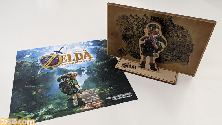 Switch2『ゼルダの伝説 時のオカリナ』楽天限定特典は木製ジオラマスタンド。アクスタとは異なるぬくもり&木の香り。子どもリンクがカラーでプリントされたコレクションアイテム
