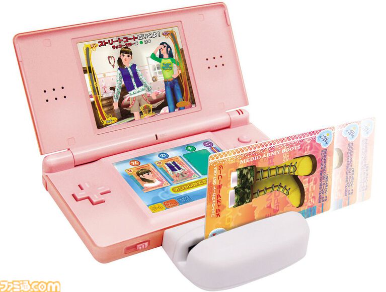 『オシャレ魔女 ラブ and ベリー』が発売された日。キッズたちを中心に大ブームとなったカードバトルゲーム。トレカをスキャンしてコーディネートするのが画期的だった【今日は何の日?】