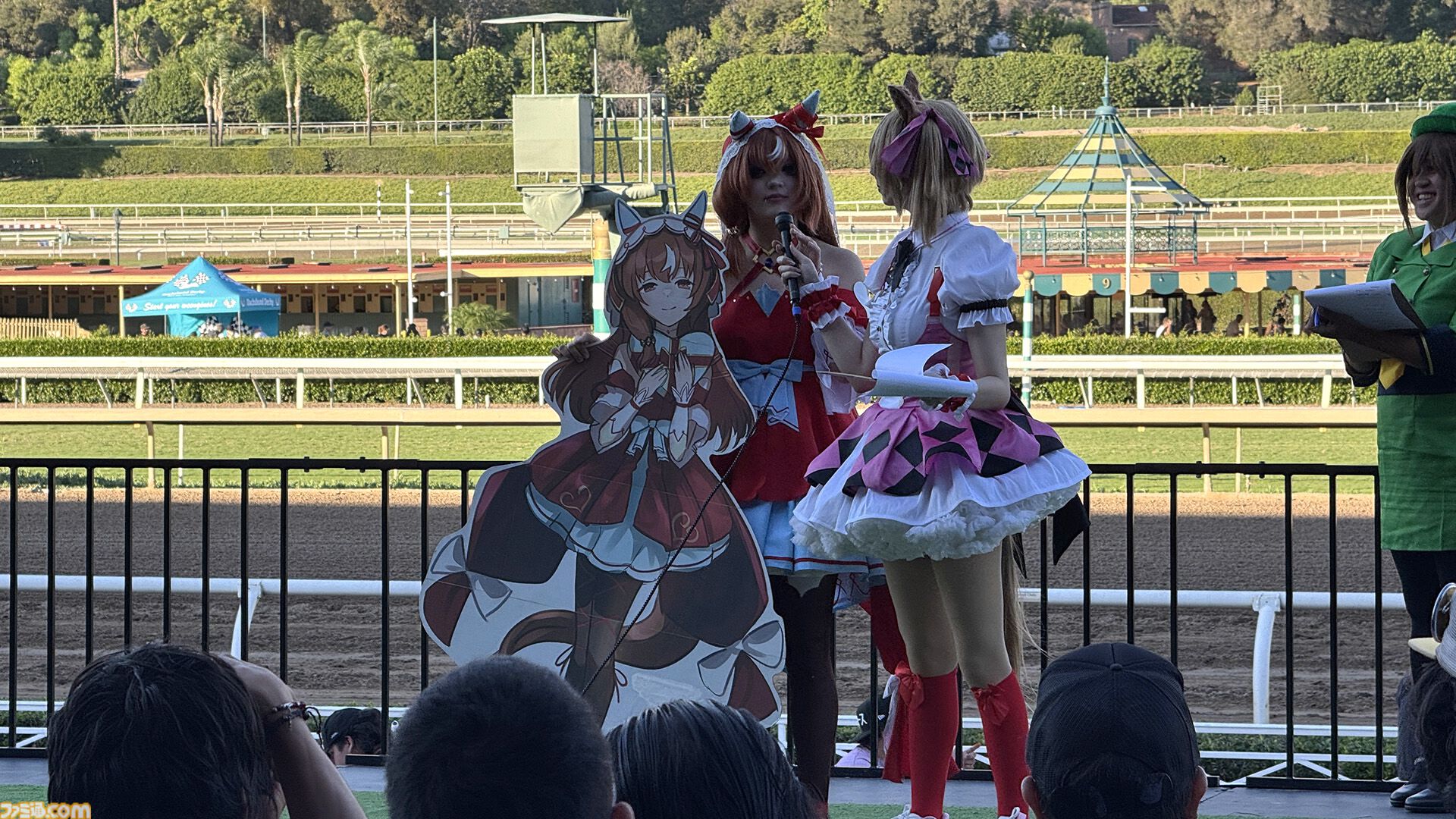 『ウマ娘』LAライブ中止も現地ファンの熱狂は止まらず。サンタアニタ競馬場にトレーナーたちが集結、3組のプロポーズも【現地レポ】
