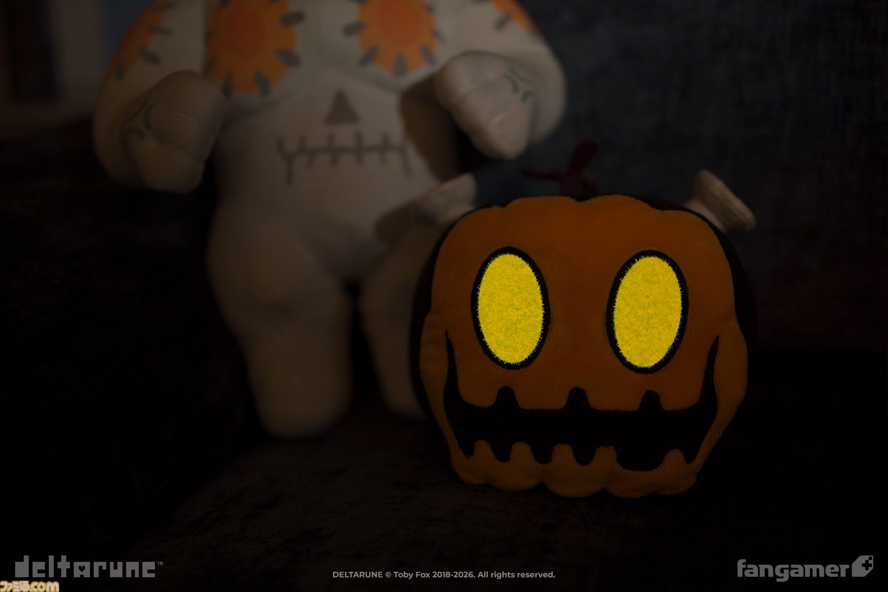 『DELTARUNE』フラウリィドルがピンバッジになって登場。フラウリィのタペストリーやジャックシュタインのぬいぐるみなど新グッズが発売