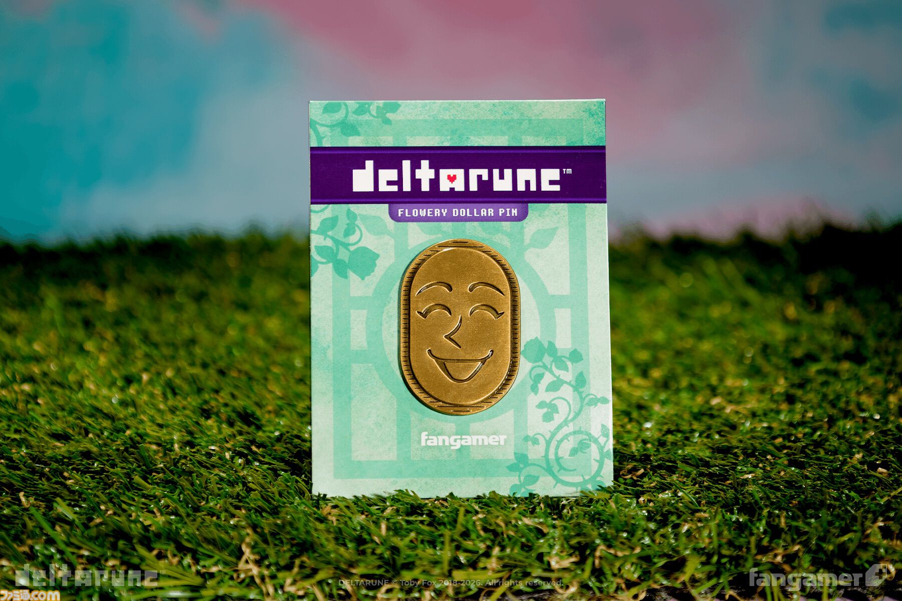 『DELTARUNE』フラウリィドルがピンバッジになって登場。フラウリィのタペストリーやジャックシュタインのぬいぐるみなど新グッズが発売