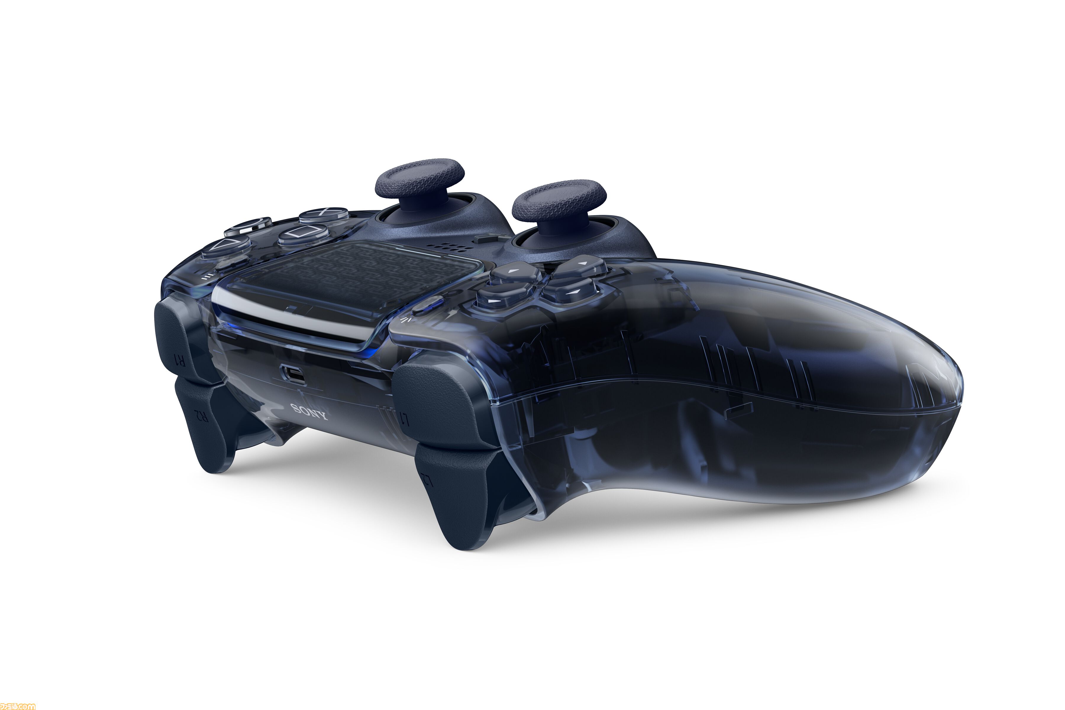 スケルトンデザインのDualSense ワイヤレスコントローラーとPS5用カバーが2027年2月4日に発売。2026年11月10日10時より順次予約受付開始