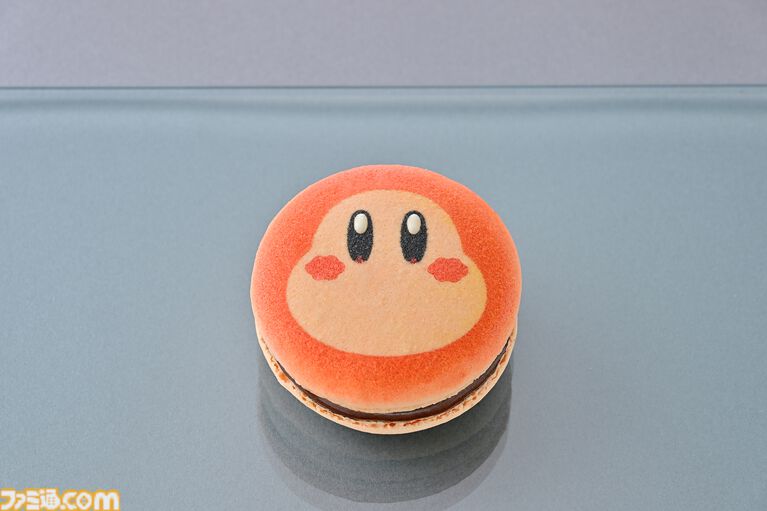 「カービィカフェ PETIT」初のホールケーキが11月11日に発売。チョコのカービィが“ちょこん”と乗った4号サイズのいちごケーキ