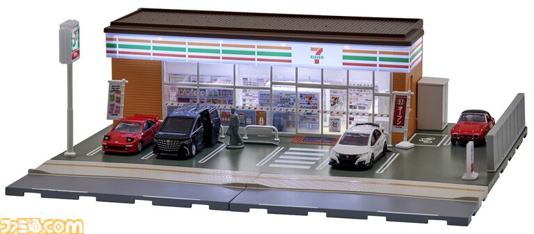 セブンイレブンのジオラマが『トミカ』より12月16日発売。2種類のLEDライトで夜のコンビニも演出できるなどリアルに再現。“tomica VIEW”シリーズ第1弾