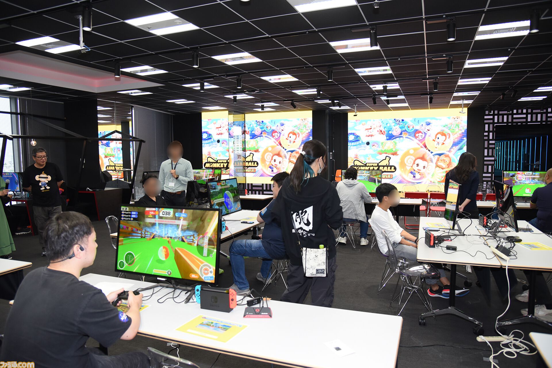 『スーパーモンキーボール バナナランブル』で爆弾魔の才能に気付くなんて思わなかった。本当に思わなかった。16人オンライン対戦“バトルモード”にて。
