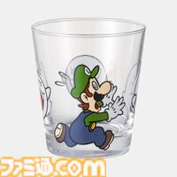 『スーパーマリオ』ルイージグッズ販売中。オーバーオール風トートバックは容量たっぷり。暗闇で光るテレサTシャツも